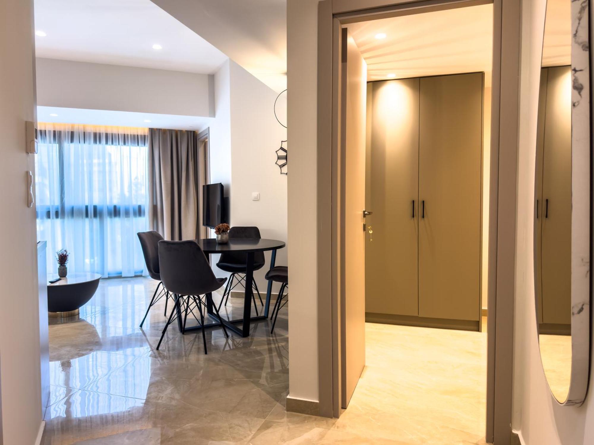 Villa 8 By Proliving Hospitality 塞萨洛尼基 外观 照片